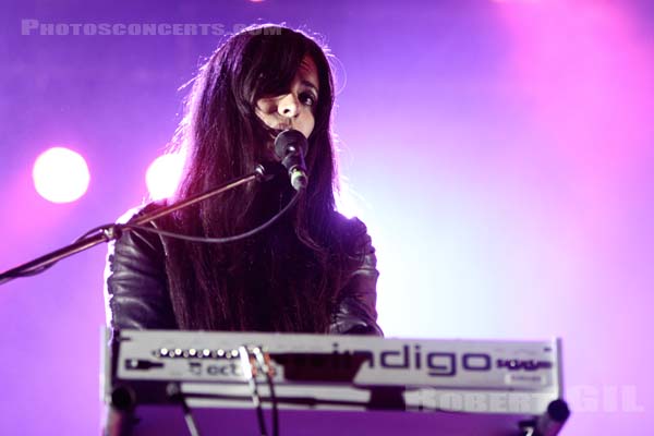 SCHOOL OF SEVEN BELLS - 2009-08-29 - SAINT CLOUD - Domaine National - Scene de l'Industrie - 